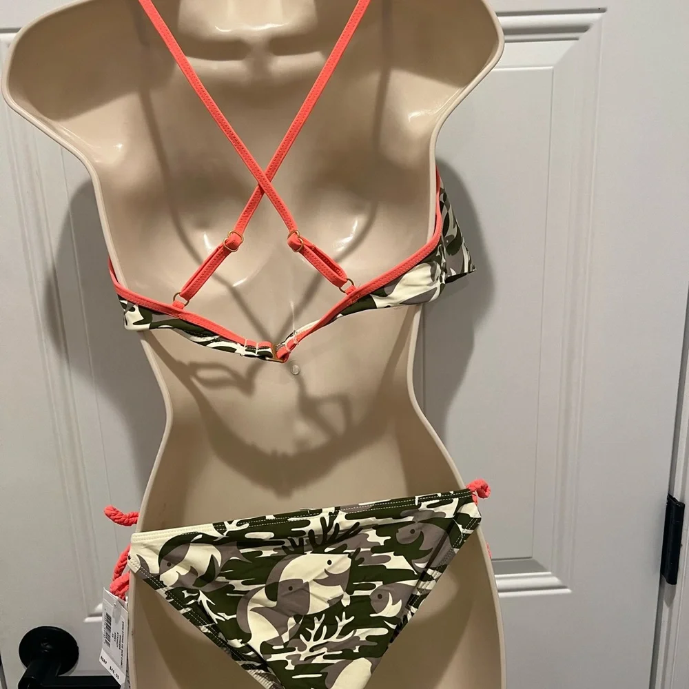 NWOT! Sperry Ruffle Bikini Top - Picture 8 of 10